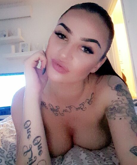 Laine Bruce xxx model archive