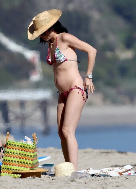 Selma Blair model pornographic photos