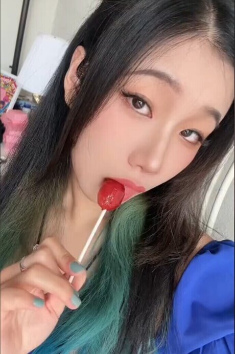 Shulun C_ star erotic pic