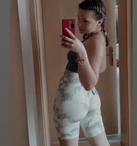 Mariya Oleksiyenko model high quality picture