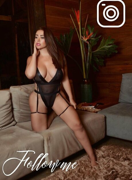 Ninik Style model perfect pics