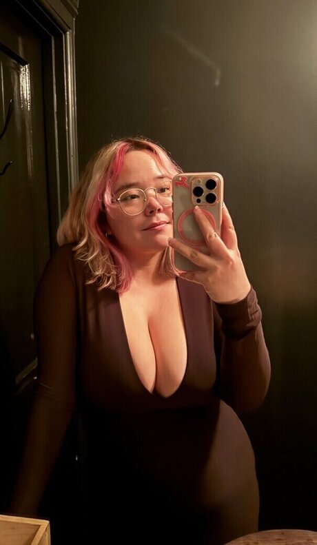 bingsuccino art model picture