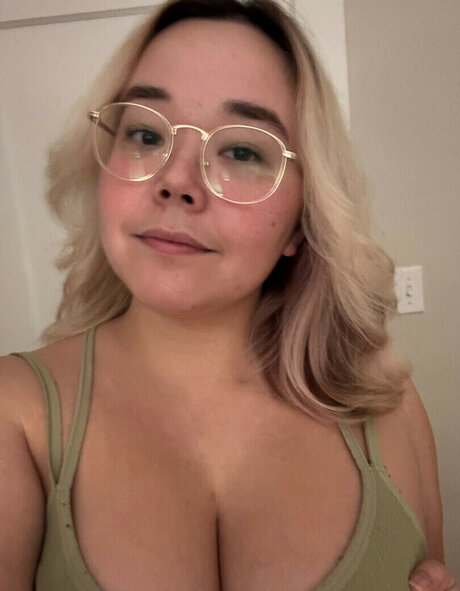 bingsuccino pornographic actress pictures