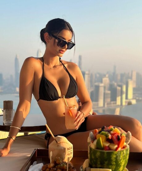 Mahlagha Jaberi naked actress pictures