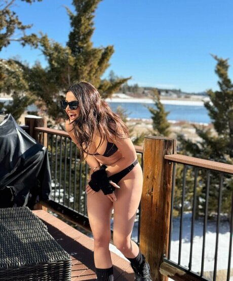 Mahlagha Jaberi adult model photos