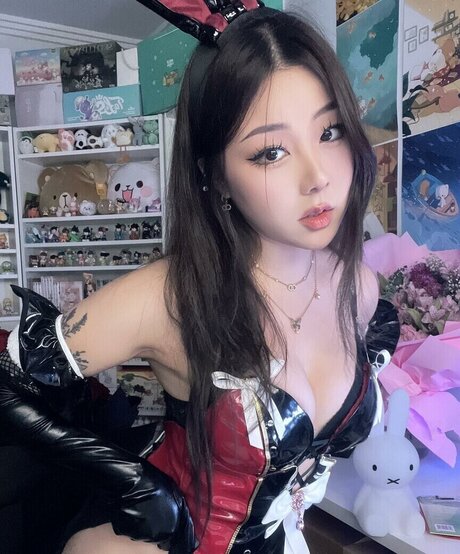 Hanavocado naked actress pic