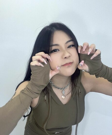 Hanavocado nude model gallery