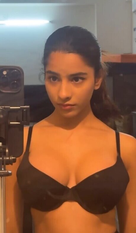 Aurora Sinclair xxx star pic