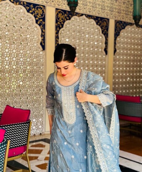 Urfi Javed star exclusive photo