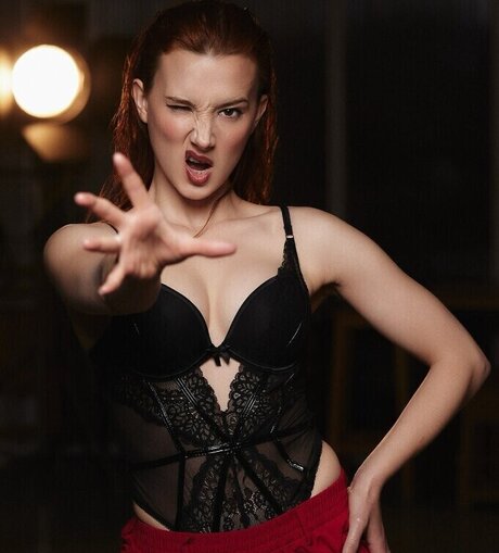 Aria Bedmar pretty actress galleries