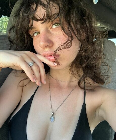 kambriachaerose nude actress pics