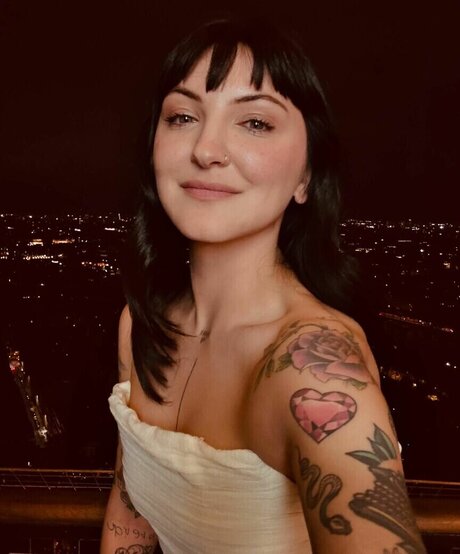 Julia Michaels star naked img