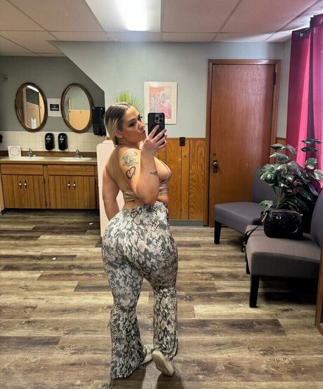 Ivy Malibu hd model photos