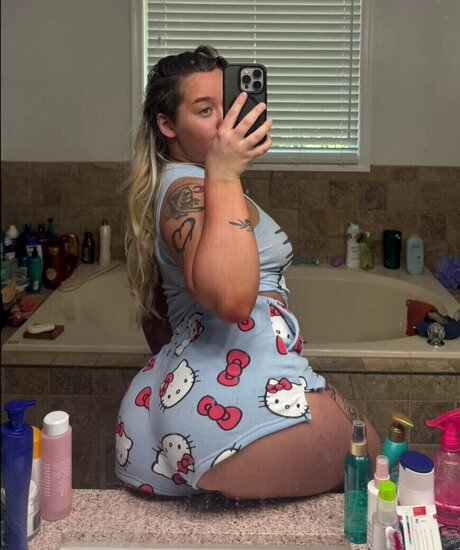 Ivy Malibu nude star photos