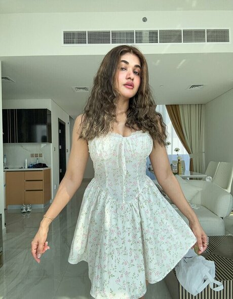 Soniya Singh Khatri beautiful star images