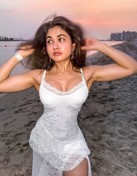 Soniya Singh Khatri top actress pics