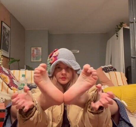 Dora Jar model hot images