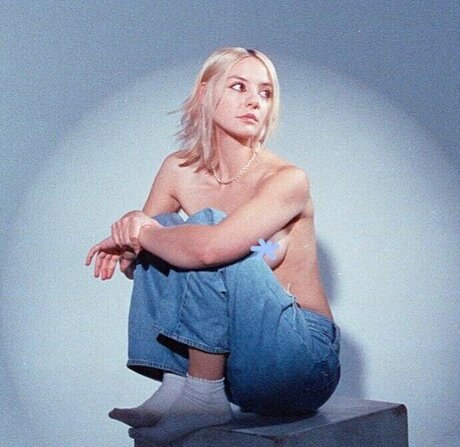 Dora Jar art actress photo