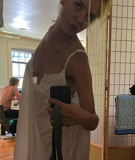 Dora Jar model art picture