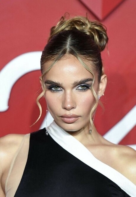 Hana Cross nudes model image