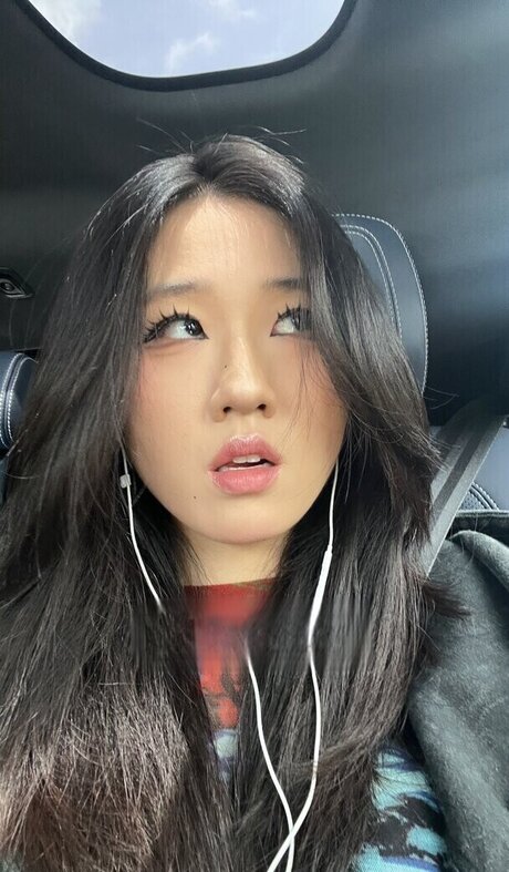 Lo3tus model xxx pics