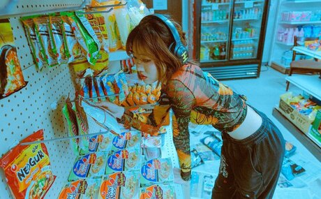 Lo3tus beautiful model photo