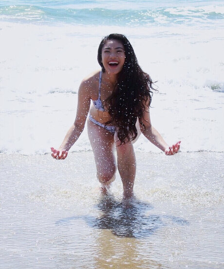 Allison Yellow model xxx image