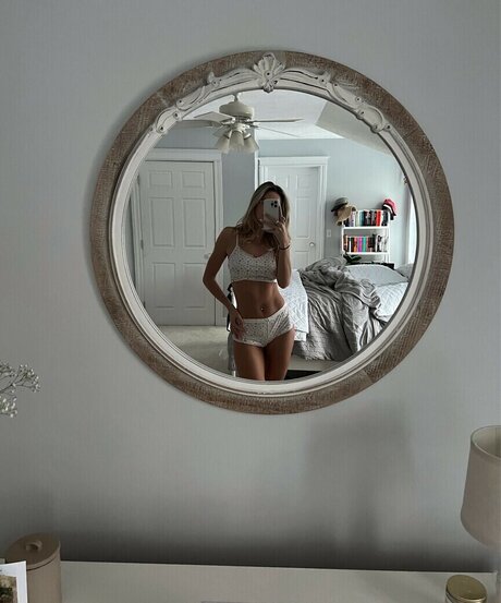 Beez ASMR exclusive pornstar gallery