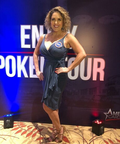 Storage Wars beautiful star pic