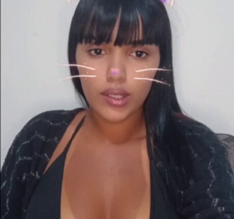 SandraBezerraCast model free image