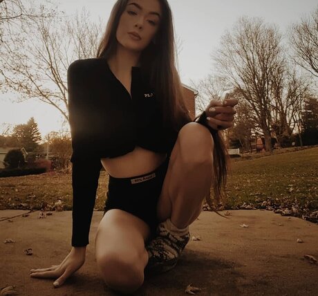 nic2hardo pretty pornstar pic