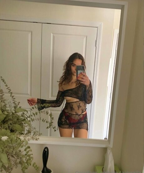 Leyla Ingalls model naked pics