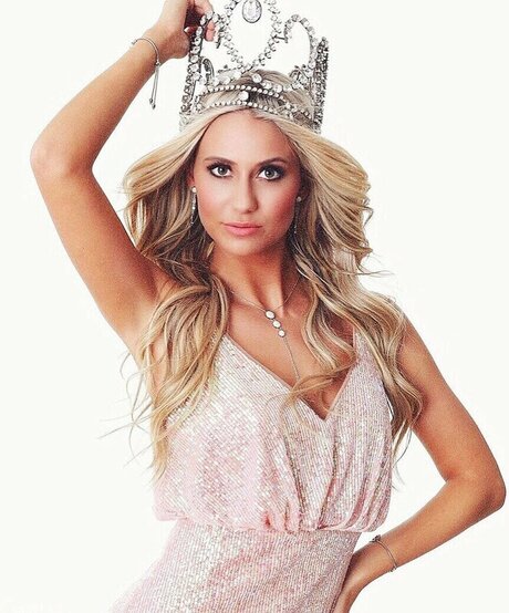 Celine Van Ouytsel erotic pornstar image