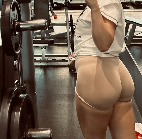 bigasswm beautiful model pic