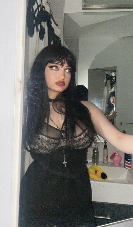 TalkFastEllie hot star picture