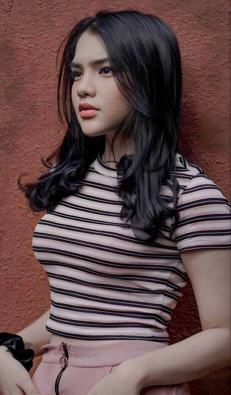 Davina Karamoy hot star archive