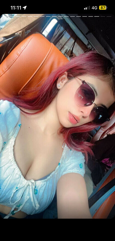 Riya Pandey free actress pictures