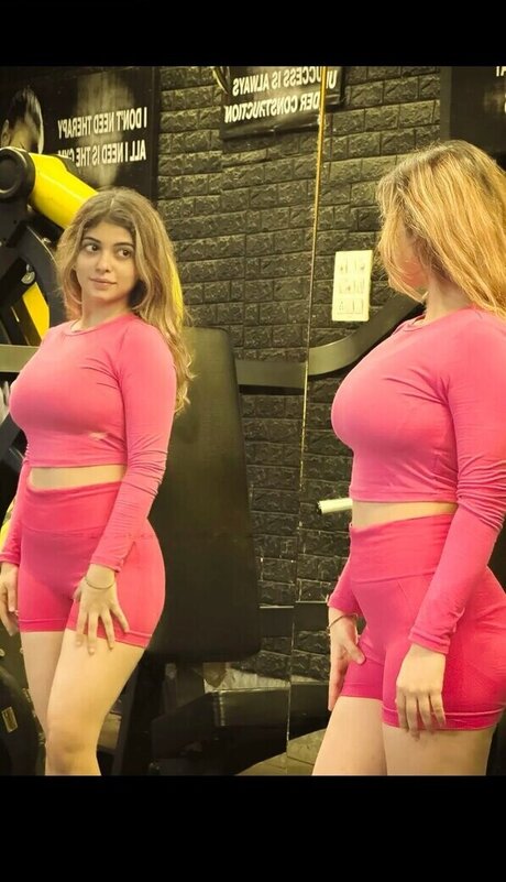 Riya Pandey model sexy galleries