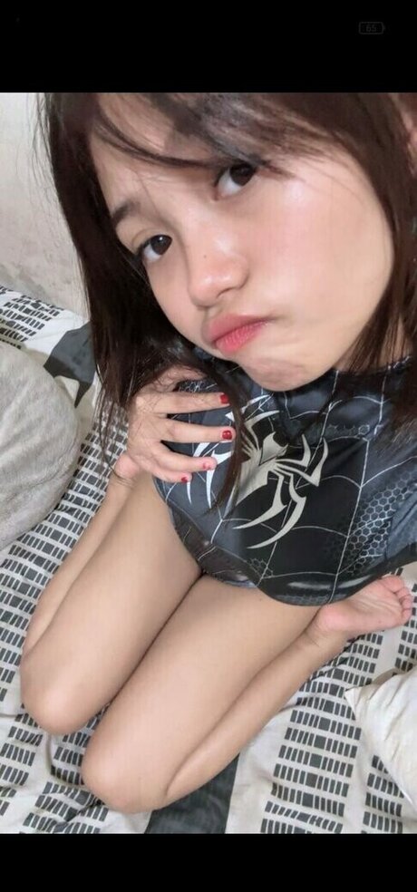 Riska Saputri xxx model pics