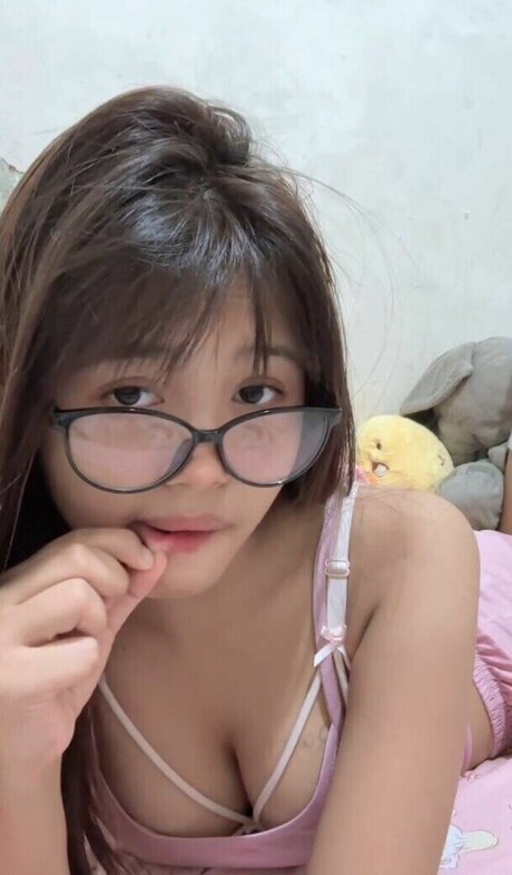 Riska Saputri sex model picture