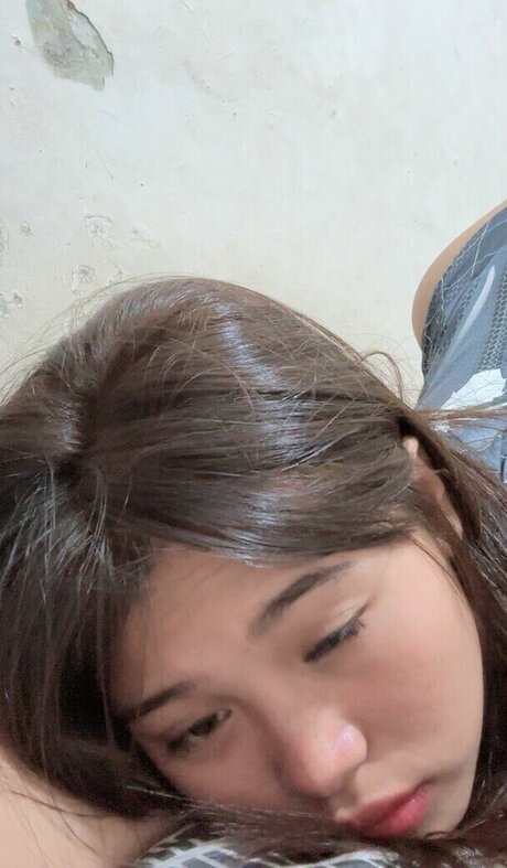 Riska Saputri model pretty pic