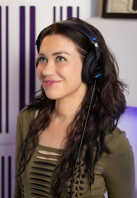 Tawny Platis star exclusive img