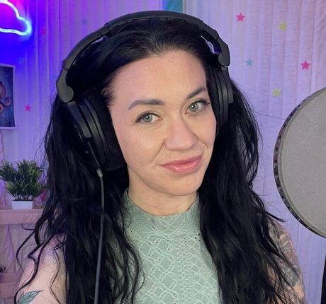 Tawny Platis free star pic