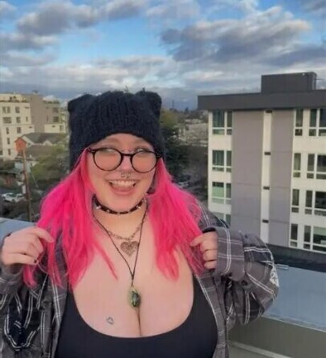 Rottenromant1c star porn galleries