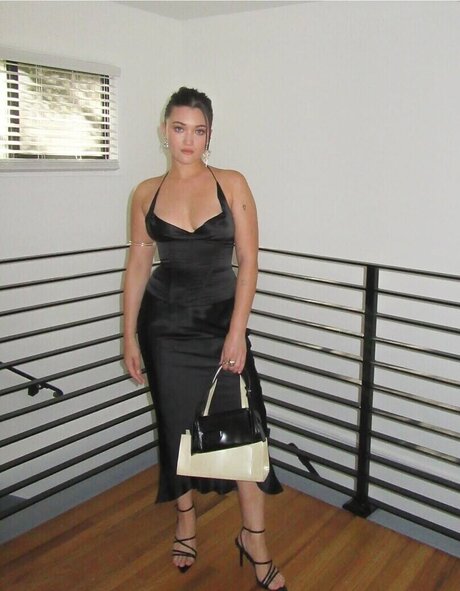 Isa Briones pornstar sexy photo