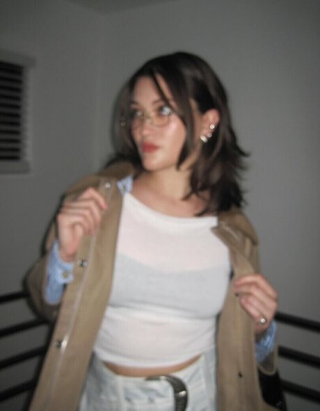 Isa Briones nice model picture