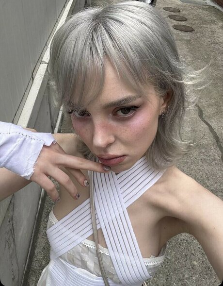 Sophie Powers naked actress pics