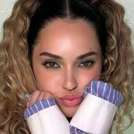 Daniela Avanzini nice pornstar gallery