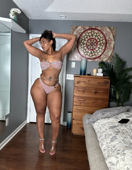 Imsodliteful nude star photo