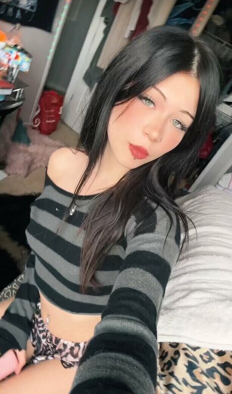 xoscarlettx naked star img